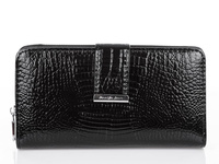 Jennifer Jones Große schwarz lackierte Damenbrieftasche