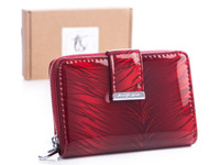 Jennifer Jones Red women's feathered lacquered wallet