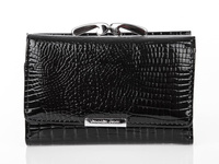 Jennifer Jones Women's black lacquered medium wallet