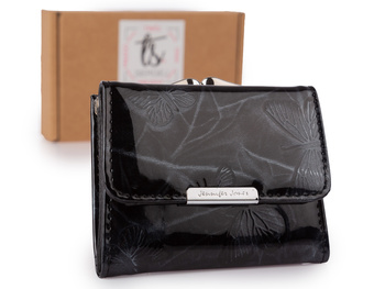 Mały portfel damski lakierowany czarny w motylki zapinany na bigiel Jennifer Jones