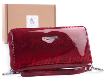 Jennifer Jones Women's lacquered wallet pencil case red