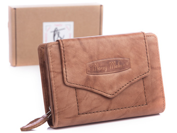 Money Maker women's medium beige soft leather wallet