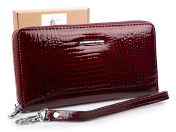 Maroon women's envelope wallet pencil case lacquered zip Jennifer Jones