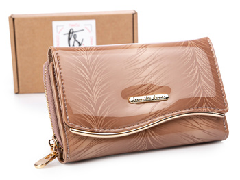 Beige lacquered women's wallet with elegant pattern by Jennifer Jones