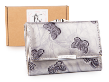 Srebrny lakierowany portfel damski Jennifer Jones z motylkowym wzorem i ochroną RFID