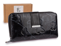 Jennifer Jones Duży czarny portfel damski z tłoczonymi motylkami RFID lakierowany