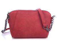 Mała torebka damska na ramię z łańcuszkiem czerwona Jennifer Jones