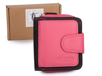 Średniej wielkości portfel damski w kolorze czarno-różowym skórzany Franko